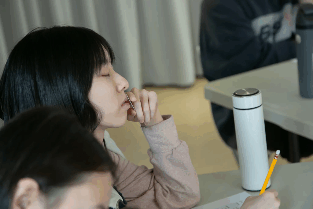 觸碰香香的身體